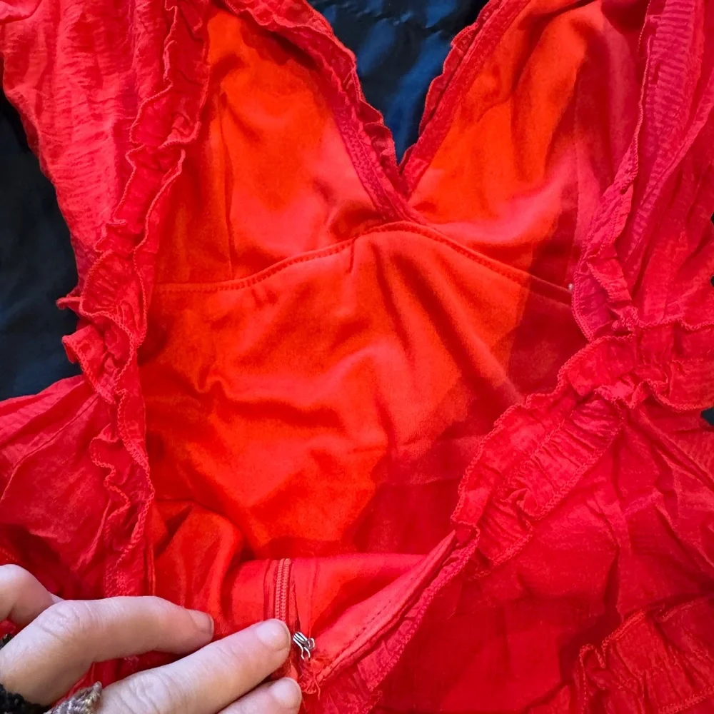 Entro Scarlet Ruffle Dress - Picture 7 of 7